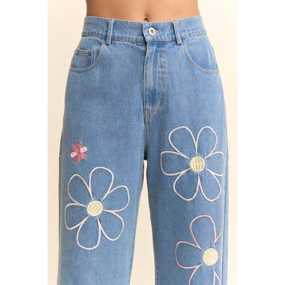 NWT Flower Embroidered Cropped Wide-Leg Denim Pant: Denim Blue / M - Picture 7 of 10